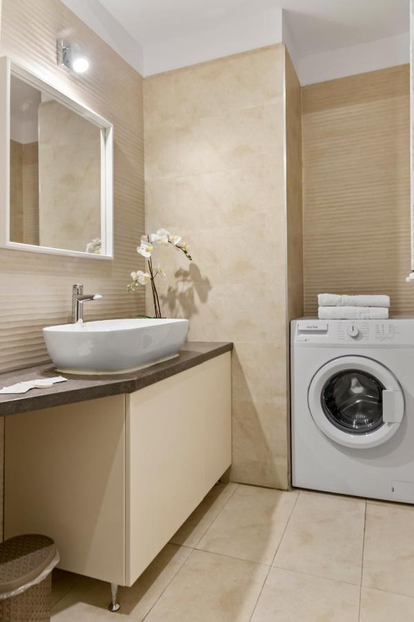 Aquarius: Upscale Flat In The Heart Of Bucharest! Apartment Luaran gambar